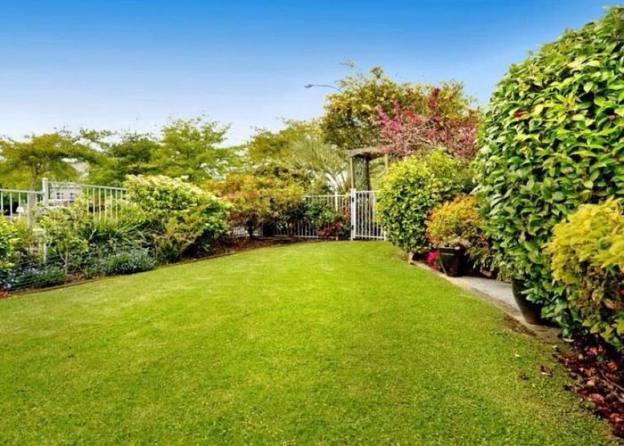  at 2 Rimu Rise, Albany, North Shore City, Auckland