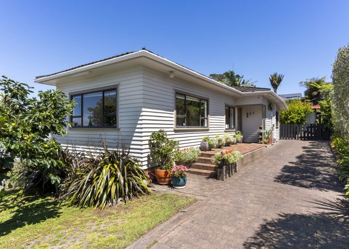  at 11 Himikera Avenue, Avondale, Auckland City, Auckland