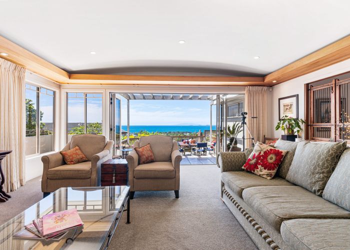  at 9 Braemar Road, Castor Bay, North Shore City, Auckland