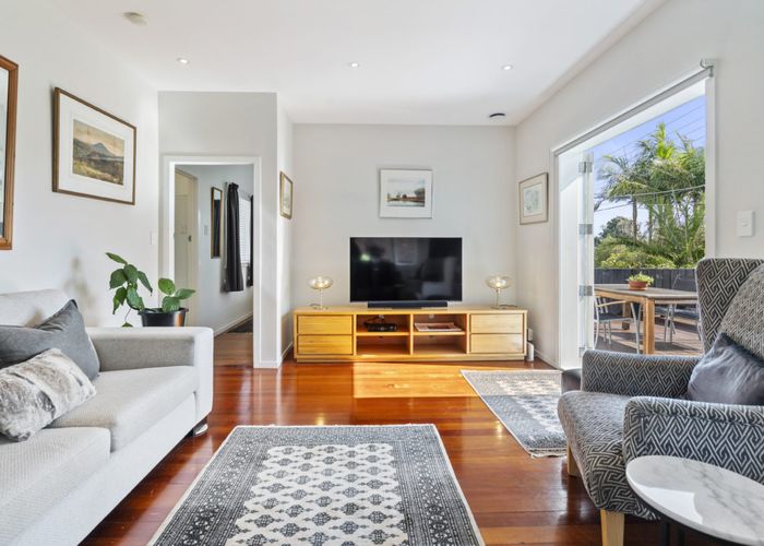  at 1/58 Eversleigh Road, Belmont, Auckland