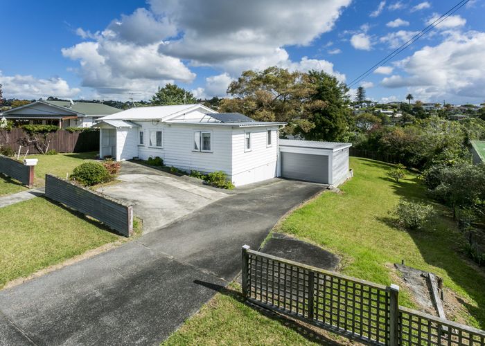  at 21 Philson Terrace, Browns Bay, Auckland