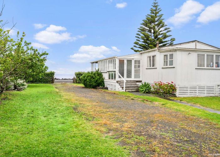 For sale 1079 East Coast Road, Kaiaua, Franklin, Auckland homes.co.nz