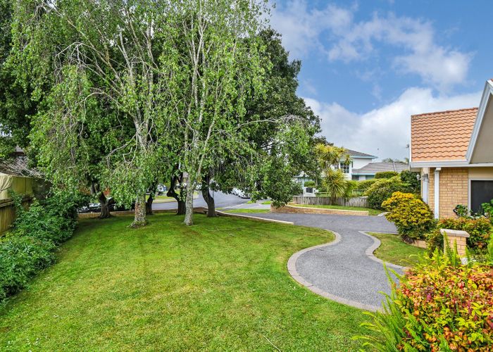  at 15 Len Garlick Place, Pahurehure, Papakura