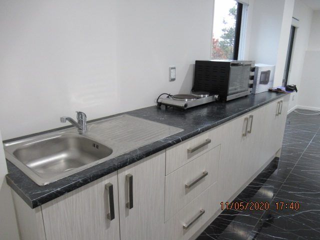  at 1/5 Fernhaven Place , Massey, Waitakere City, Auckland