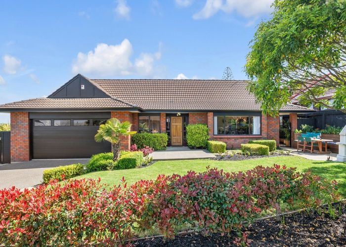  at 6 Citation Way, Botany Downs, Auckland