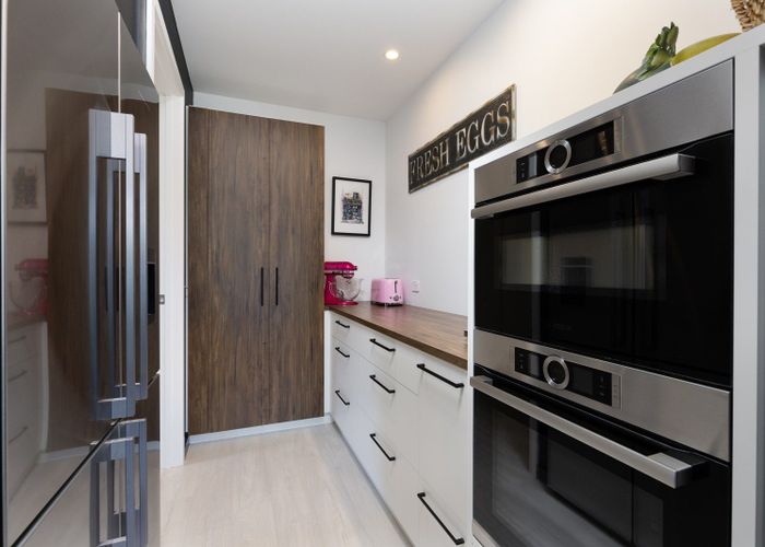  at 10 Kohuhu Lane, Redwood Valley