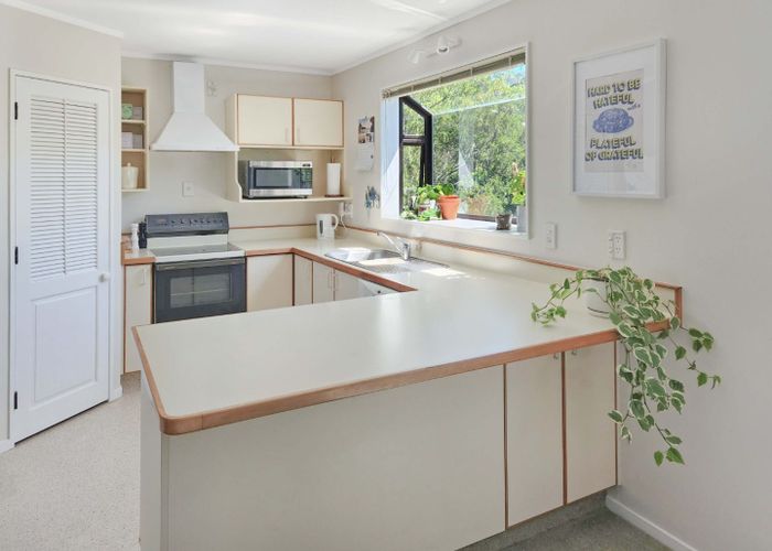  at 42A Thatcher Crescent, Crofton Downs, Wellington