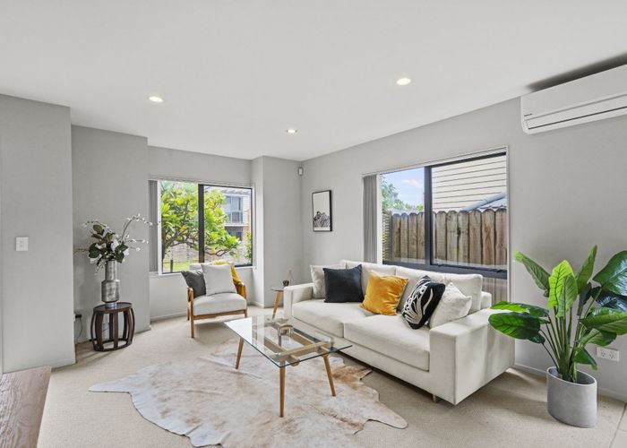  at 5 Lavender Garden Lane, Oteha, Auckland