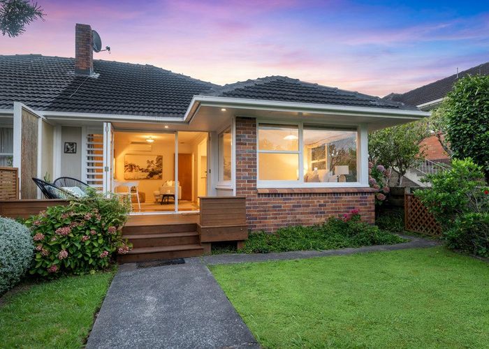  at 1/5 Dudding Avenue, Northcote, North Shore City, Auckland