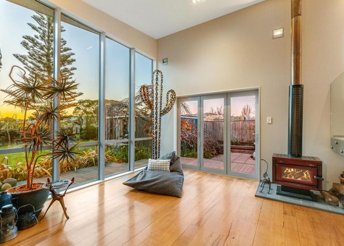  at 21 Paekakariki Hill Road, Porirua