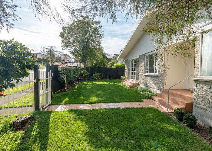  at 35 Alison Street, Hamilton Lake, Hamilton, Waikato