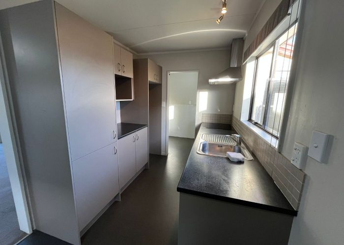  at 9 Edgewater Drive, Pakuranga, Manukau City, Auckland