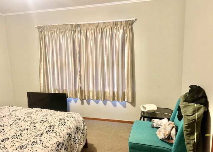  at 21 Riverpark Cres, Henderson, Waitakere City, Auckland