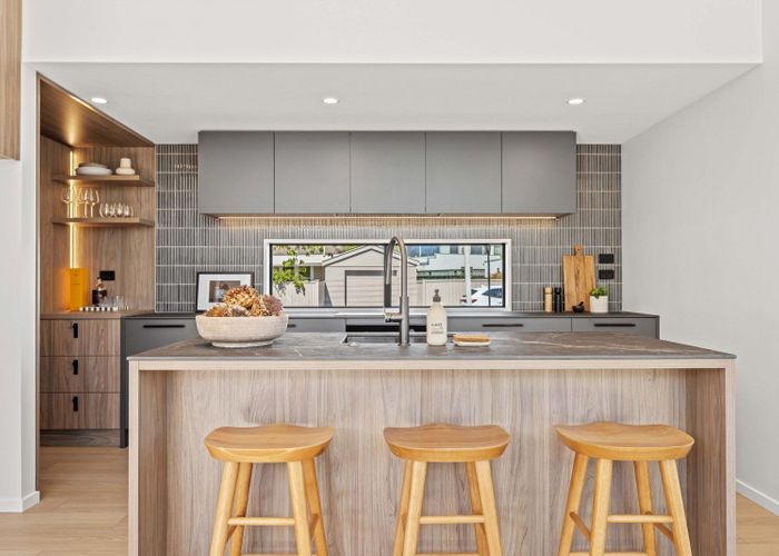  at 33 Clare Road, Merivale, Christchurch City, Canterbury
