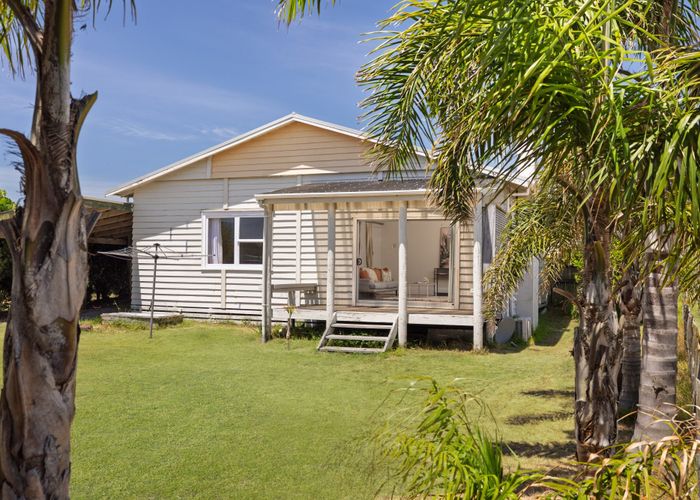  at 834 Papamoa Beach Road, Papamoa Beach, Papamoa