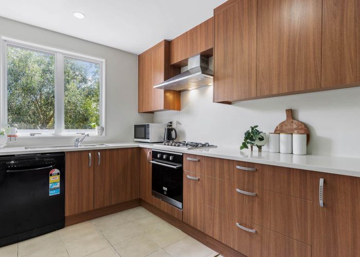  at 24 Albionvale Road, Glen Eden, Waitakere City, Auckland