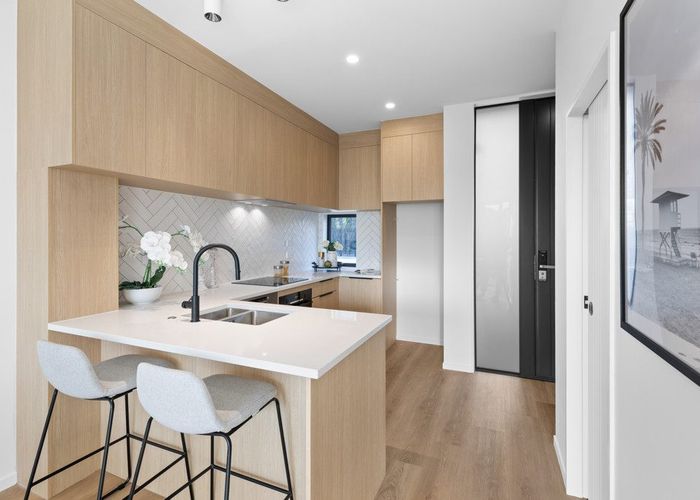  at 4/239 Flat Bush School Road, Flat Bush, Manukau City, Auckland