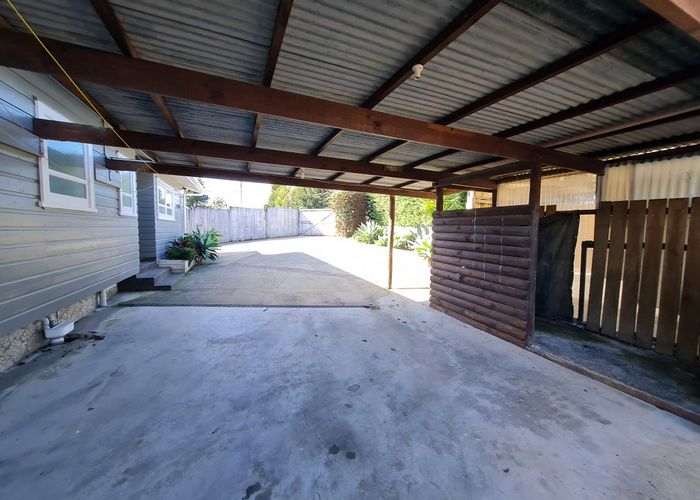  at 669 Swanson Road, Swanson, Auckland