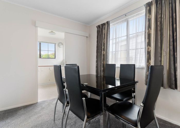  at 142 Oaktree Avenue, Browns Bay, North Shore City, Auckland
