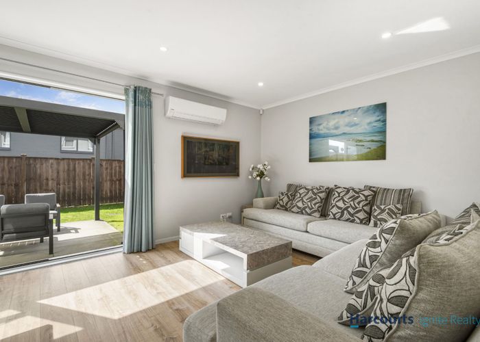  at 7 Samuel Cassidy Avenue, Swanson, Waitakere City, Auckland
