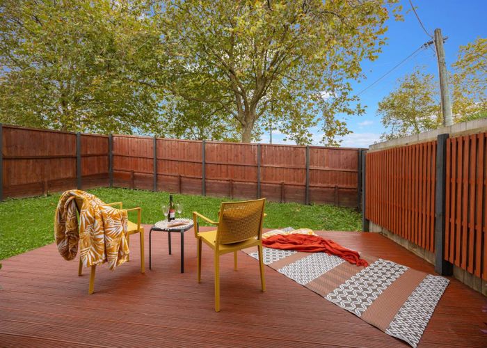  at 4 Seabrook Avenue, New Lynn, Auckland