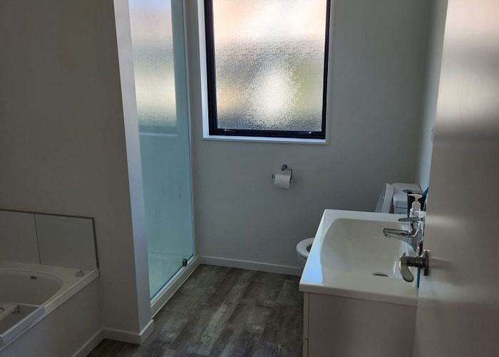  at 90A Tiraumea Drive, Pakuranga, Manukau City, Auckland