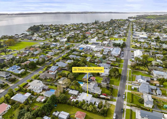 For sale 28 Third View Avenue, Beachlands, Manukau City, Auckland