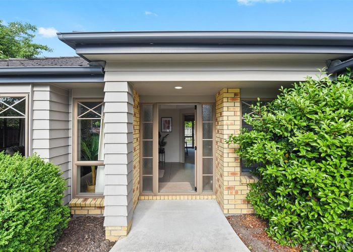  at 61 Wiltshire Drive, Huntington, Hamilton