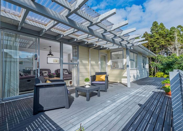  at 214 Glengarry Road, Glen Eden, Auckland