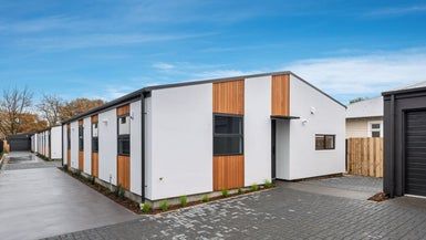  at 2/10 Tabart Street, Woolston, Christchurch