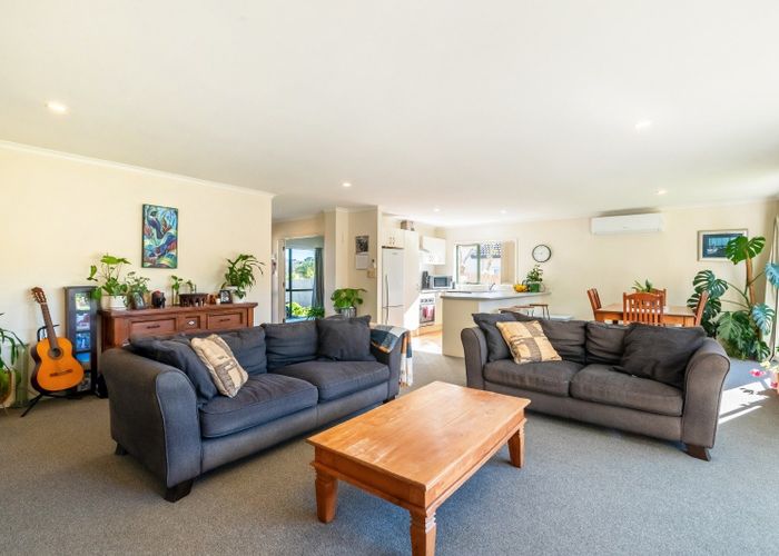  at 15 Hercules Drive, Henderson, Waitakere City, Auckland