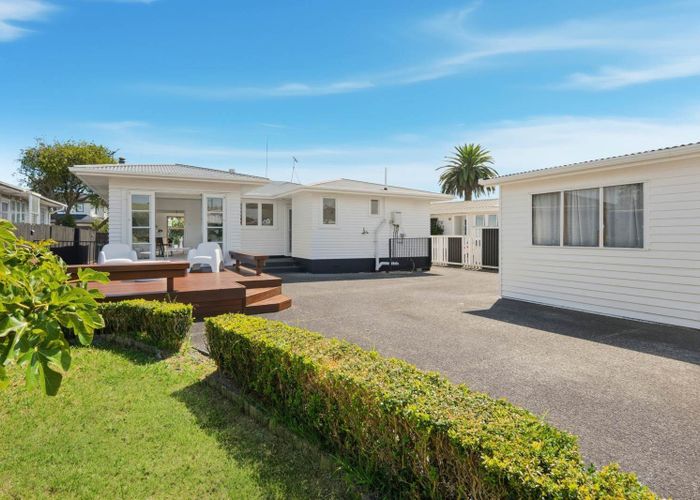  at 9 Meredith Street, Blockhouse Bay, Auckland City, Auckland