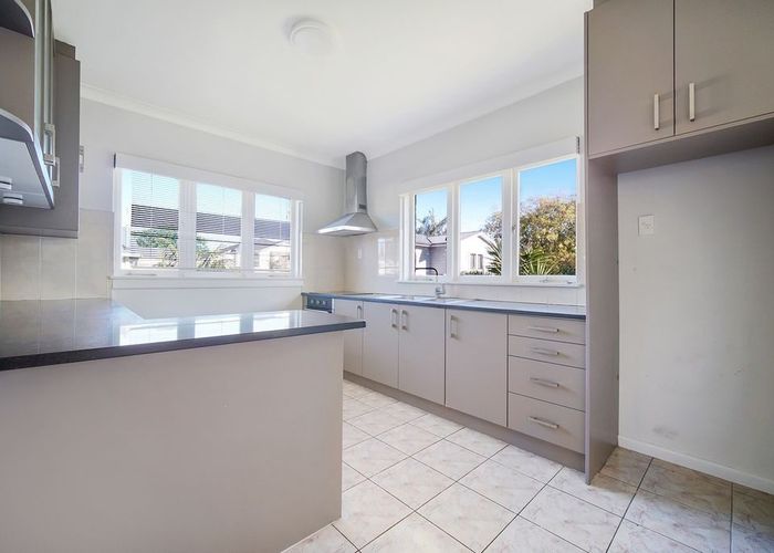  at 3 Invermay Avenue, Mount Roskill, Auckland City, Auckland