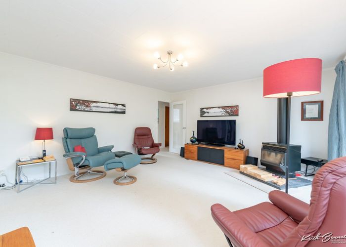  at 2A Tiniroa Grove, Silverstream, Upper Hutt