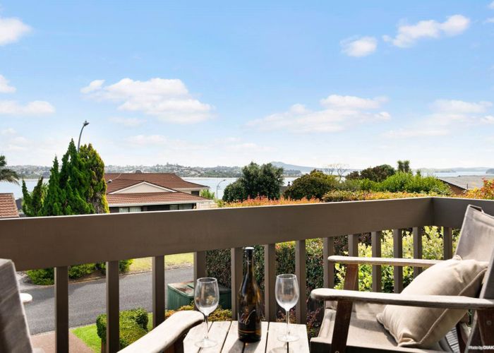  at 4 Essington Place, Half Moon Bay, Auckland