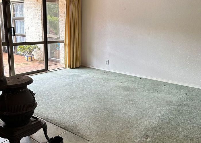  at 23 Gracechurch Drive, Flat Bush, Auckland