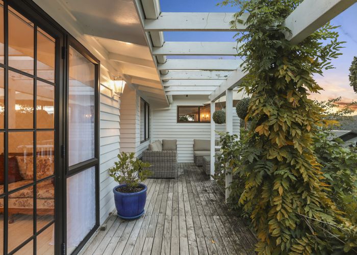  at 22 Grendon Road, Titirangi, Auckland