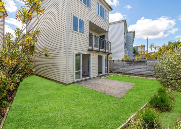  at 6 Panakenake Way, Flat Bush, Manukau City, Auckland