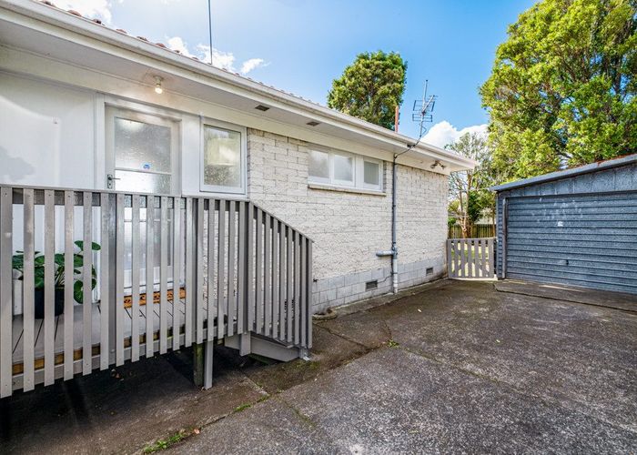  at 2/219 Swanson Road, Henderson, Waitakere City, Auckland