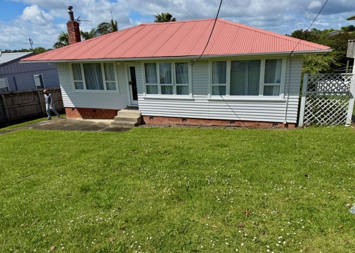  at 51 Woodford Avenue, Henderson, Waitakere City, Auckland