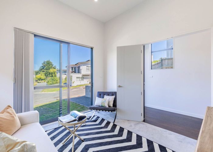  at 8 Carex Way, Long Bay, Auckland