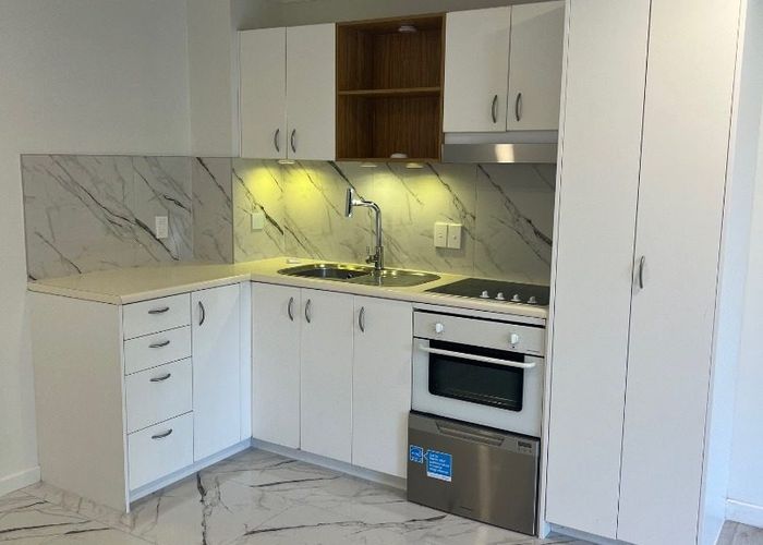  at 56/8 Carolina Place, Albany, North Shore City, Auckland