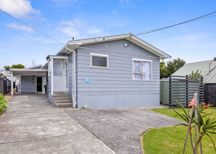  at 3 Huruhuru Road, Massey, Waitakere City, Auckland