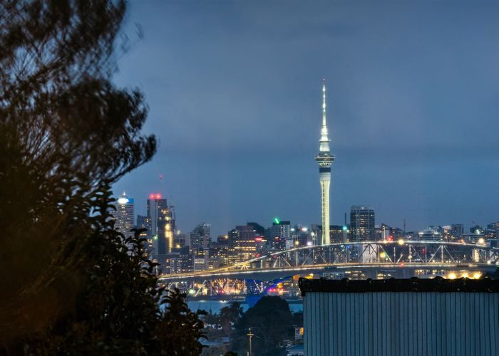  at 1/14 Wernham Place, Northcote, Auckland