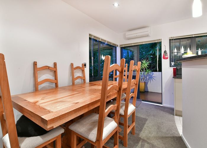  at 4/19 Langana Avenue, Browns Bay, Auckland