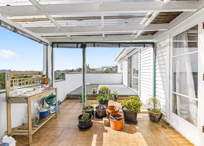  at 1/143 Manuka Road, Glenfield, North Shore City, Auckland
