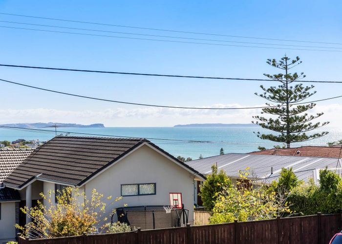 at 21C Knights Road, Rothesay Bay, North Shore City, Auckland