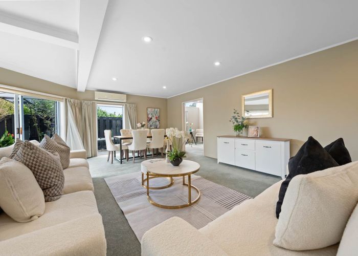  at 2/3 Hostel Access Road, Eastern Beach, Manukau City, Auckland