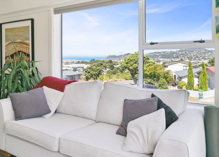  at 11/32 Akaroa Drive, Maupuia, Wellington