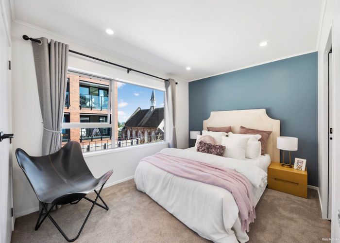  at 4/2 Herbert Road, Mount Eden, Auckland